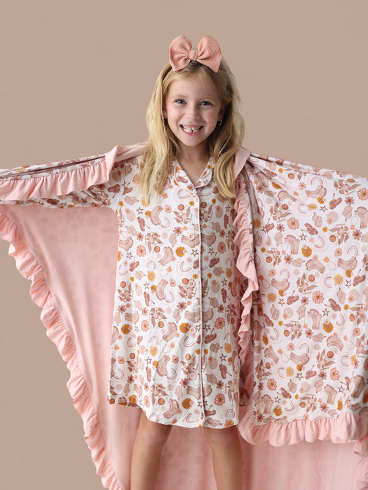 FLOWERS AND BOOTS DREAM RUFFLE BLANKET