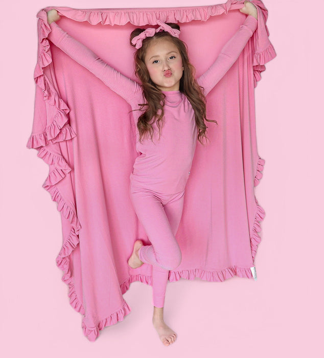 BELLA PINK RIB DREAM RUFFLE BLANKET