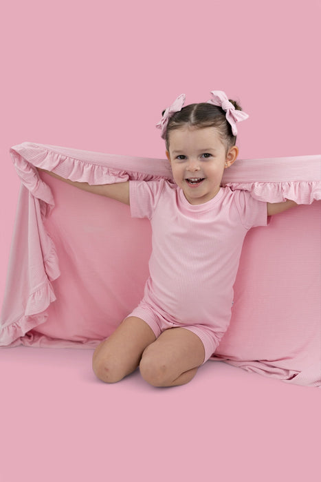 PINK ROSE RIB DREAM RUFFLE BLANKET