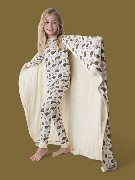 GOOD OL' GARBAGE DREAM BLANKET