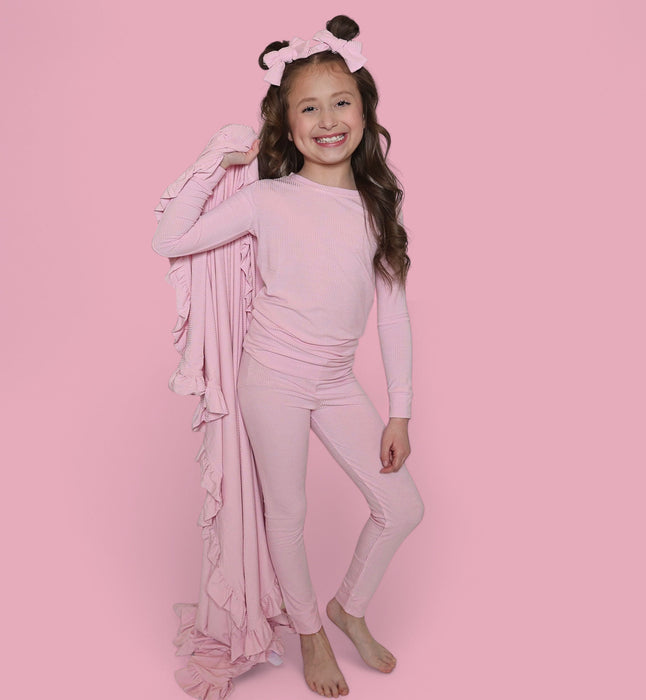 PINK ROSE RIB DREAM RUFFLE BLANKET
