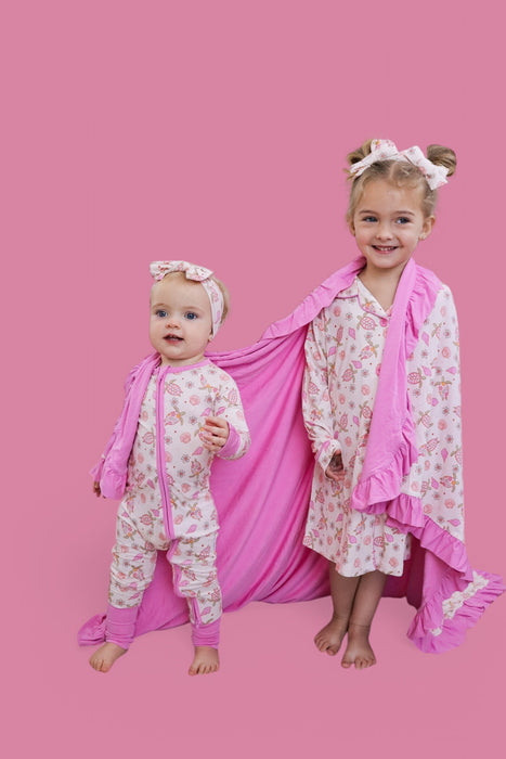 EXCLUSIVE LOVE YOUR SHELL DREAM RUFFLE BLANKET