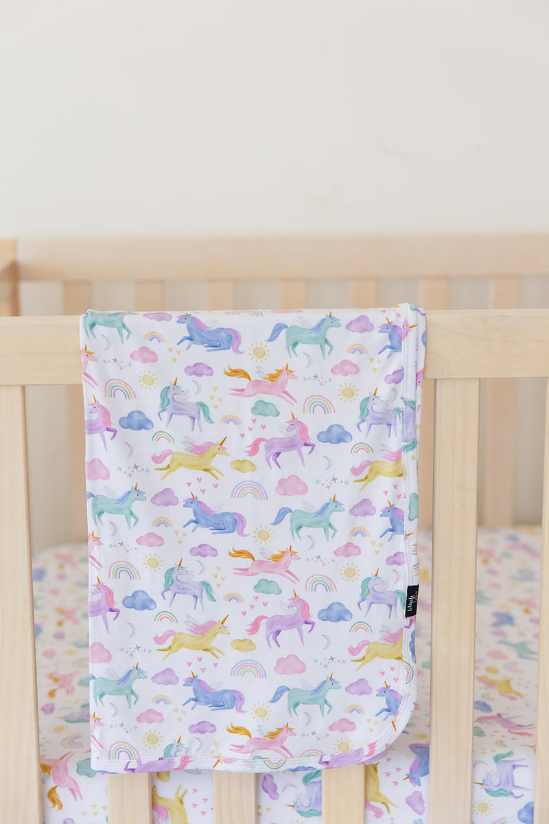 Elliana - Lightweight Blanket