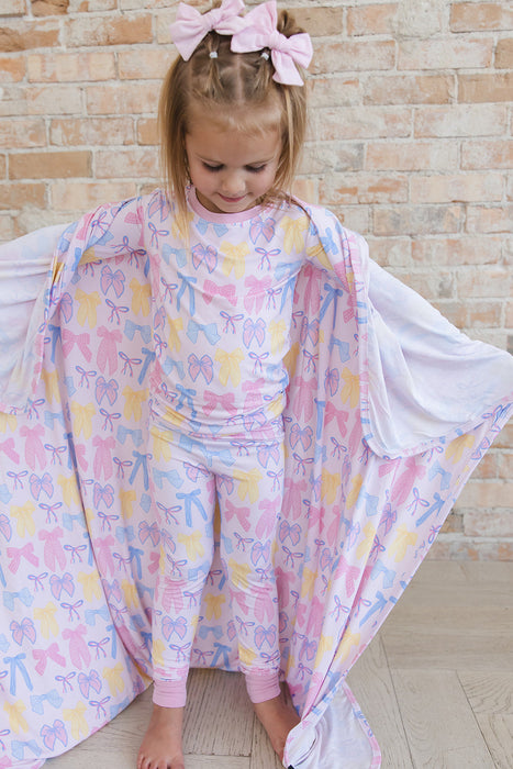 Madelyn - Lightweight Blanket