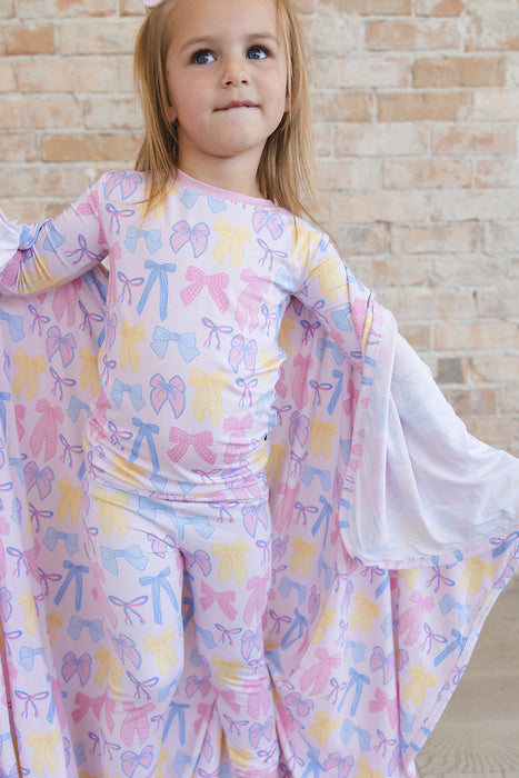 Madelyn - Lightweight Blanket