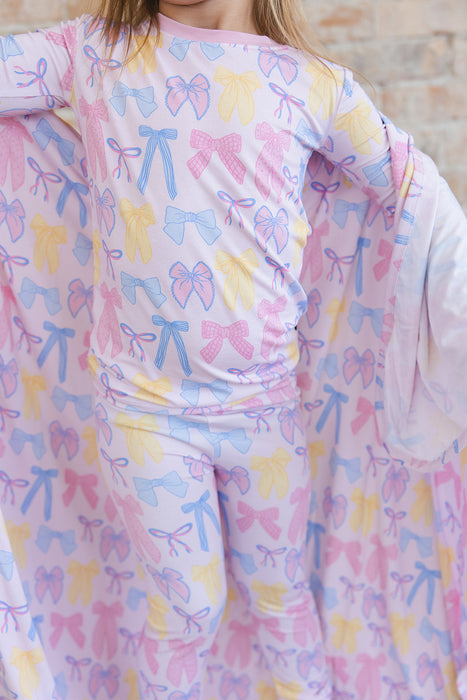 Madelyn - Lightweight Blanket