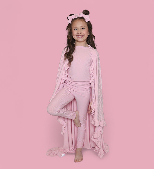 PINK ROSE RIB DREAM RUFFLE BLANKET