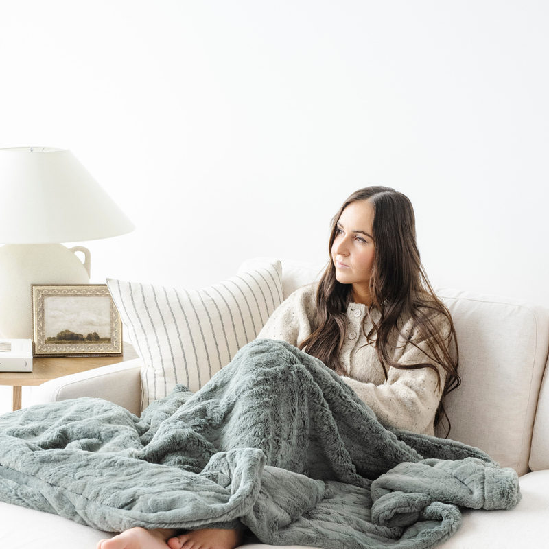 PATTERNED FAUX FUR XL THROW BLANKETS